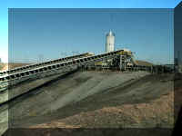 z coal crusher conveyor 324.jpg (36161 bytes)