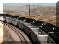 z coal train cars 2 412.jpg (43778 bytes)