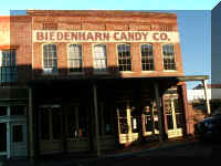 w a ms coke store 129.JPG (44182 bytes)