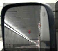 a f1015 co rd _295 tunnel red arrows_1.jpg (39032 bytes)