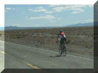 d f1005nv rd_509 bicyclist_1.jpg (36012 bytes)