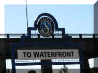 a f0906wa s _343 sign waterfront _1.JPG (34555 bytes)
