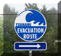 a f0910wa wp_326 tsunami sign_1.jpg (54188 bytes)