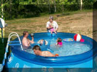 t fr06 4 pool guys 178.JPG (51272 bytes)