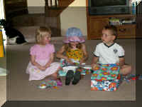 v fr06 3 023 gifts from mel.JPG (35309 bytes)