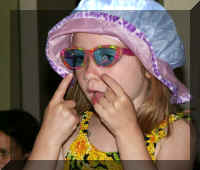 v fr06 3 053 c look at shades.JPG (30433 bytes)
