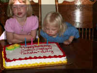 v fr06 3 123 l candles.JPG (38796 bytes)