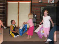 z Birthdays gifts_127_1.JPG (39774 bytes)