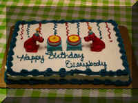 r05 bd cake.jpg (38540 bytes)